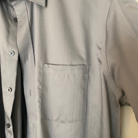 Men’s Joseph Abboud Grey Dress Shirt. - Picture 4 of 5